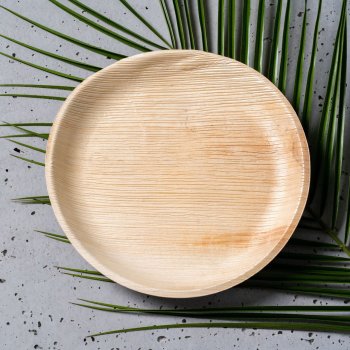 Talerz okrągły średnica 18 cm z liści palmowych - 25 sztuk