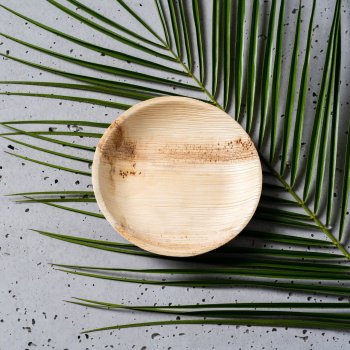 Talerz okrągły średnica 15 cm z liści palmowych - 10 sztuk
